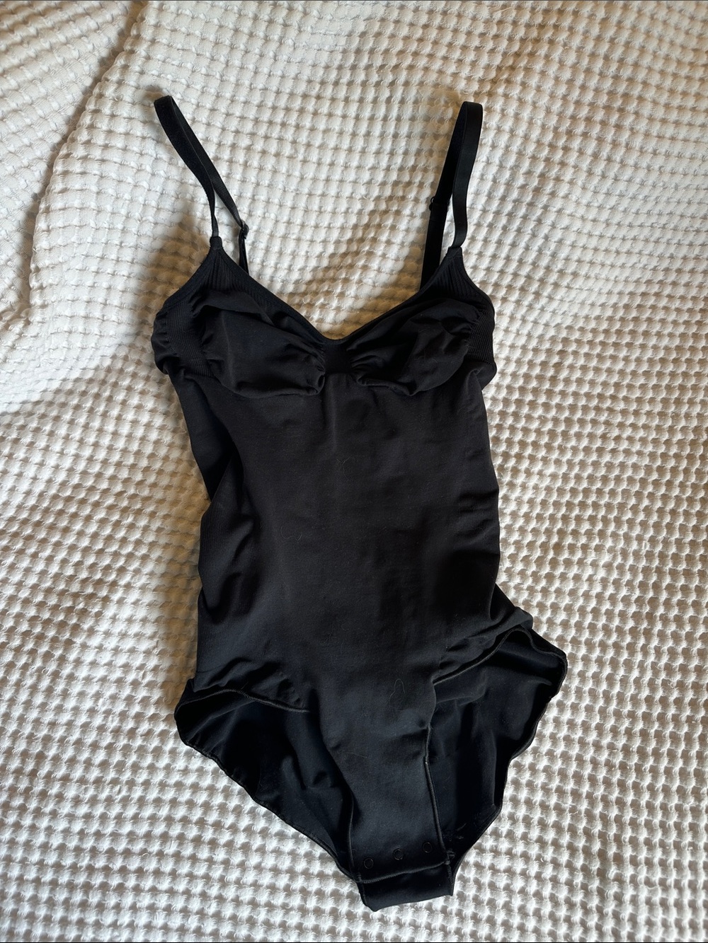 SKIMS | SEAMLESS SCULPT BRIEF BODYSUIT